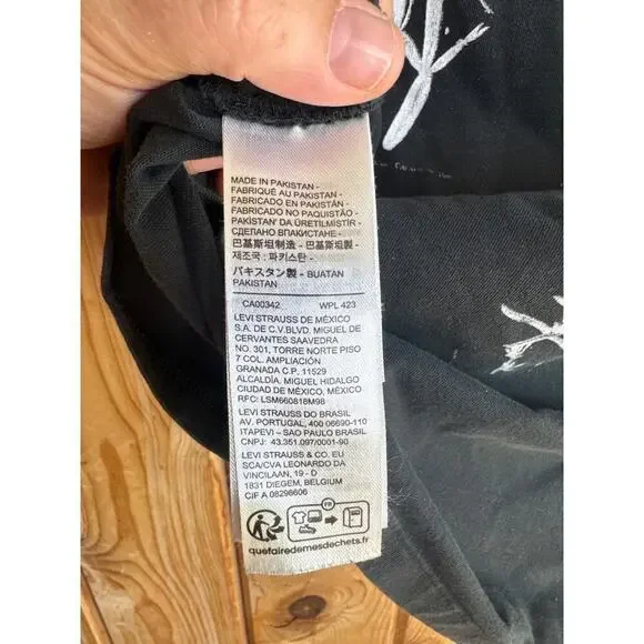 Levi’s Horticulture Club Graphic Tee Men’s XS Black Plants Shirt Standard Fit - Picture 8 of 10